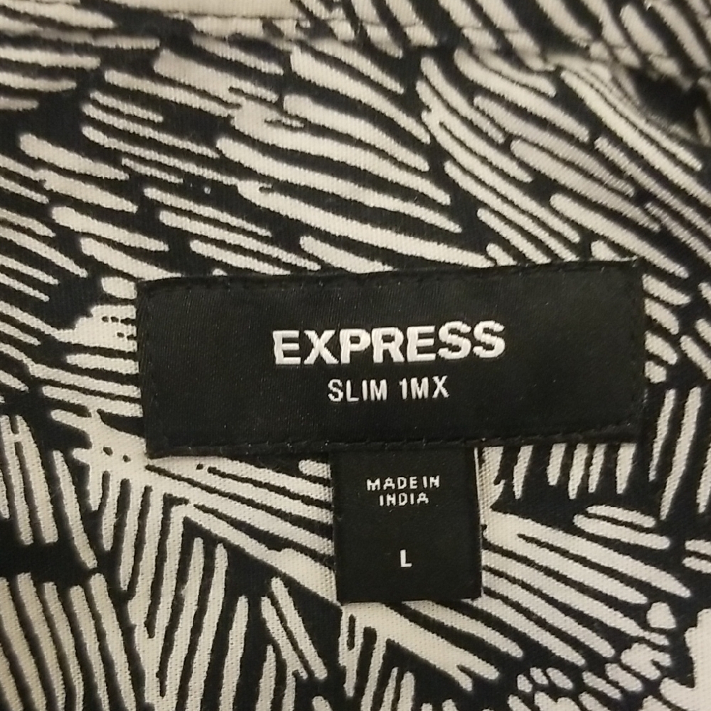 Express Monochrome Patterned Button Down Shirt - image 4